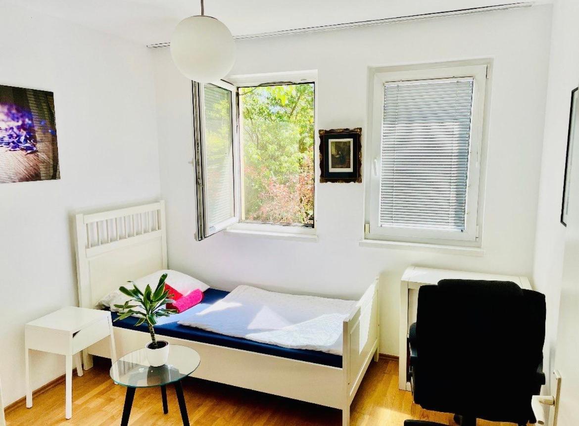 Das Zimmer Im Wiener Haus Viena Exterior foto