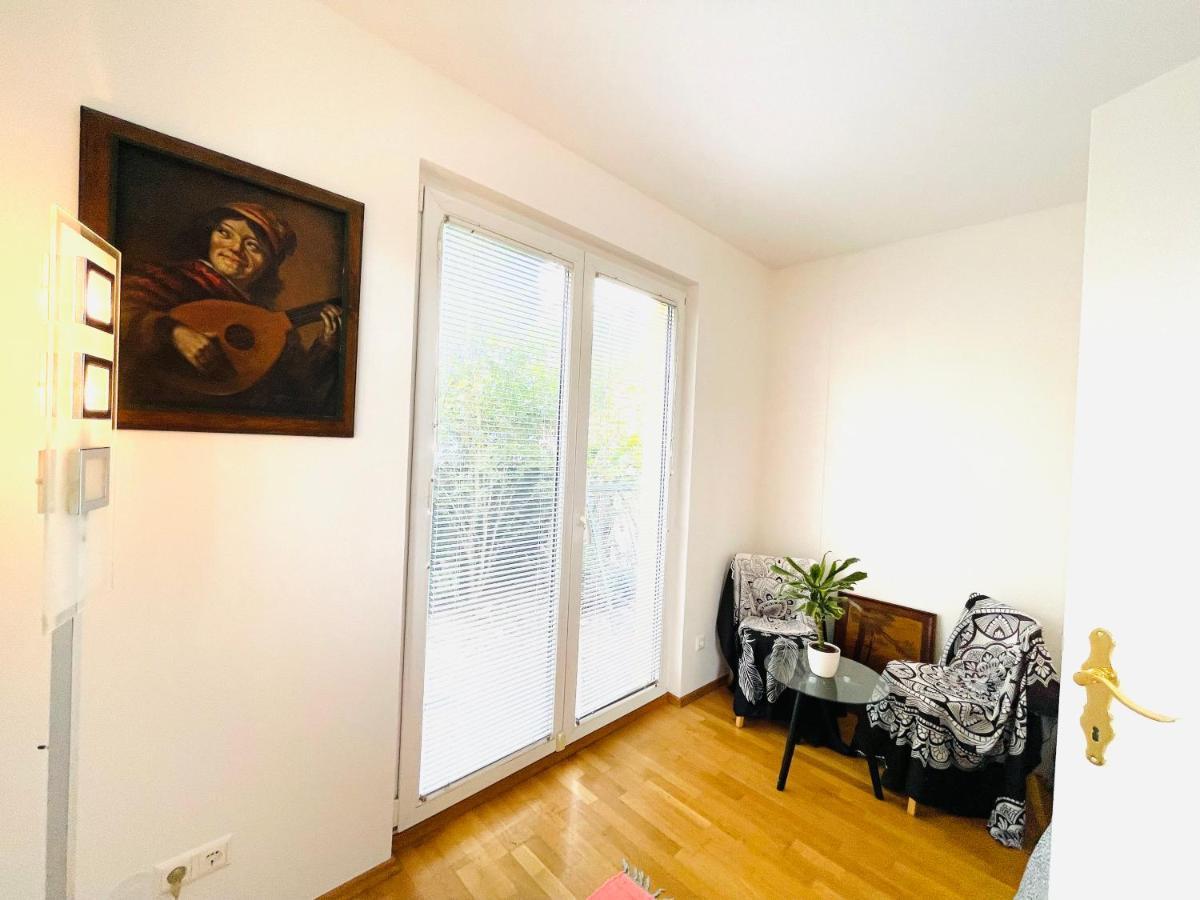 Das Zimmer Im Wiener Haus Viena Exterior foto