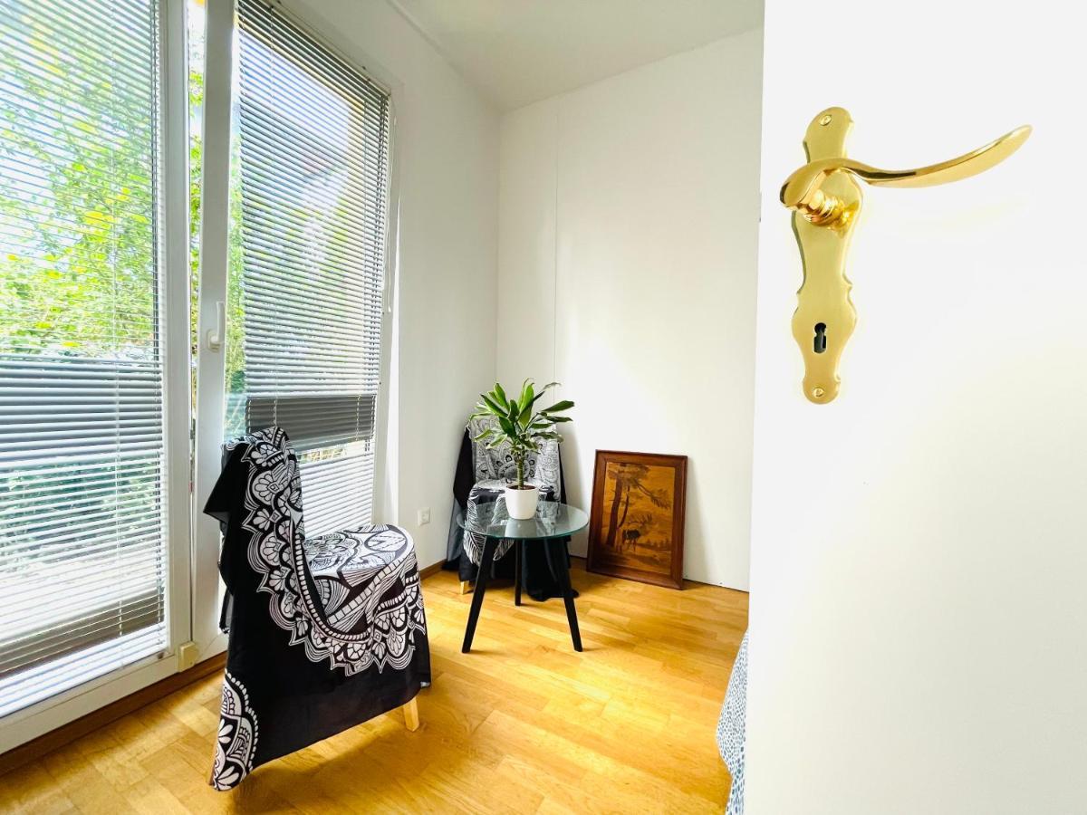Das Zimmer Im Wiener Haus Viena Exterior foto