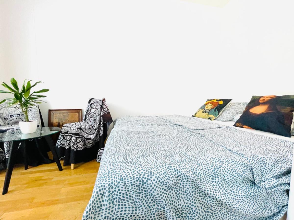 Das Zimmer Im Wiener Haus Viena Exterior foto